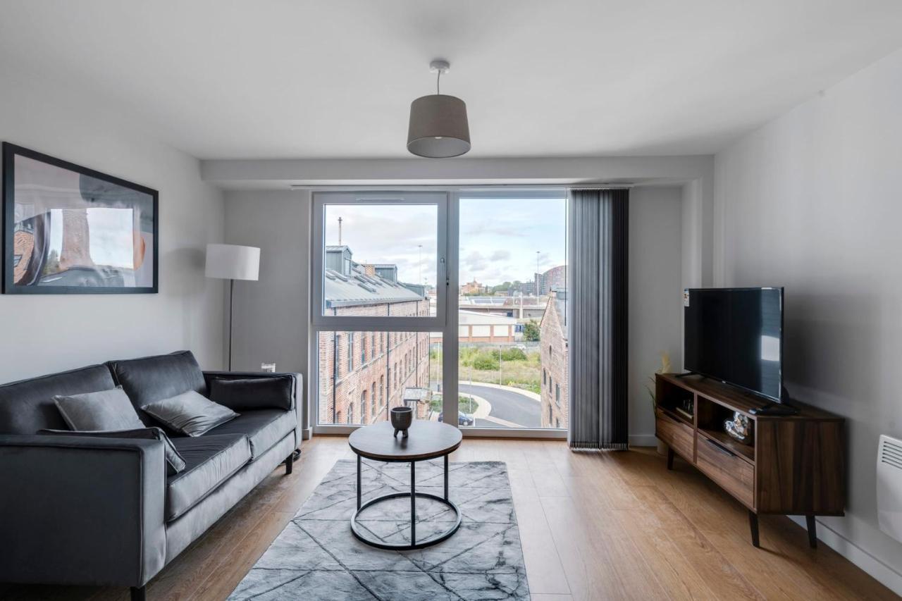 Spacious 1 Bedroom Apartment In A Converted Mill Лидс Экстерьер фото