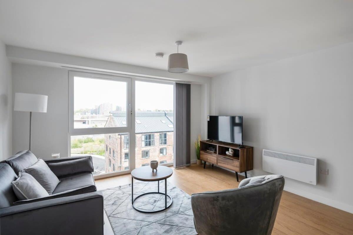 Spacious 1 Bedroom Apartment In A Converted Mill Лидс Экстерьер фото